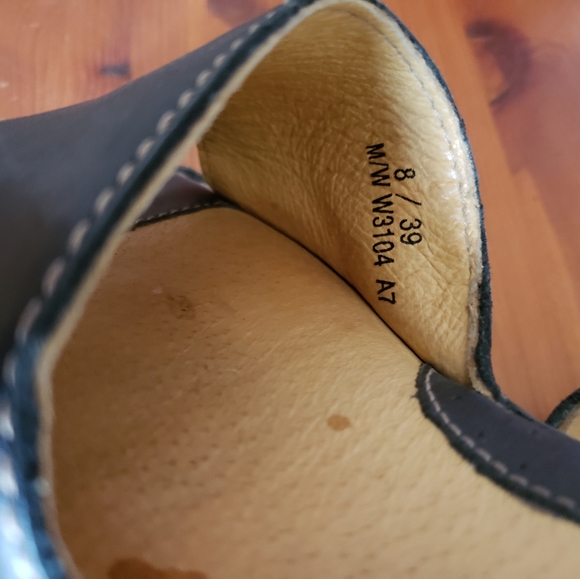 BORN Leather Slides - Picture 5 of 5